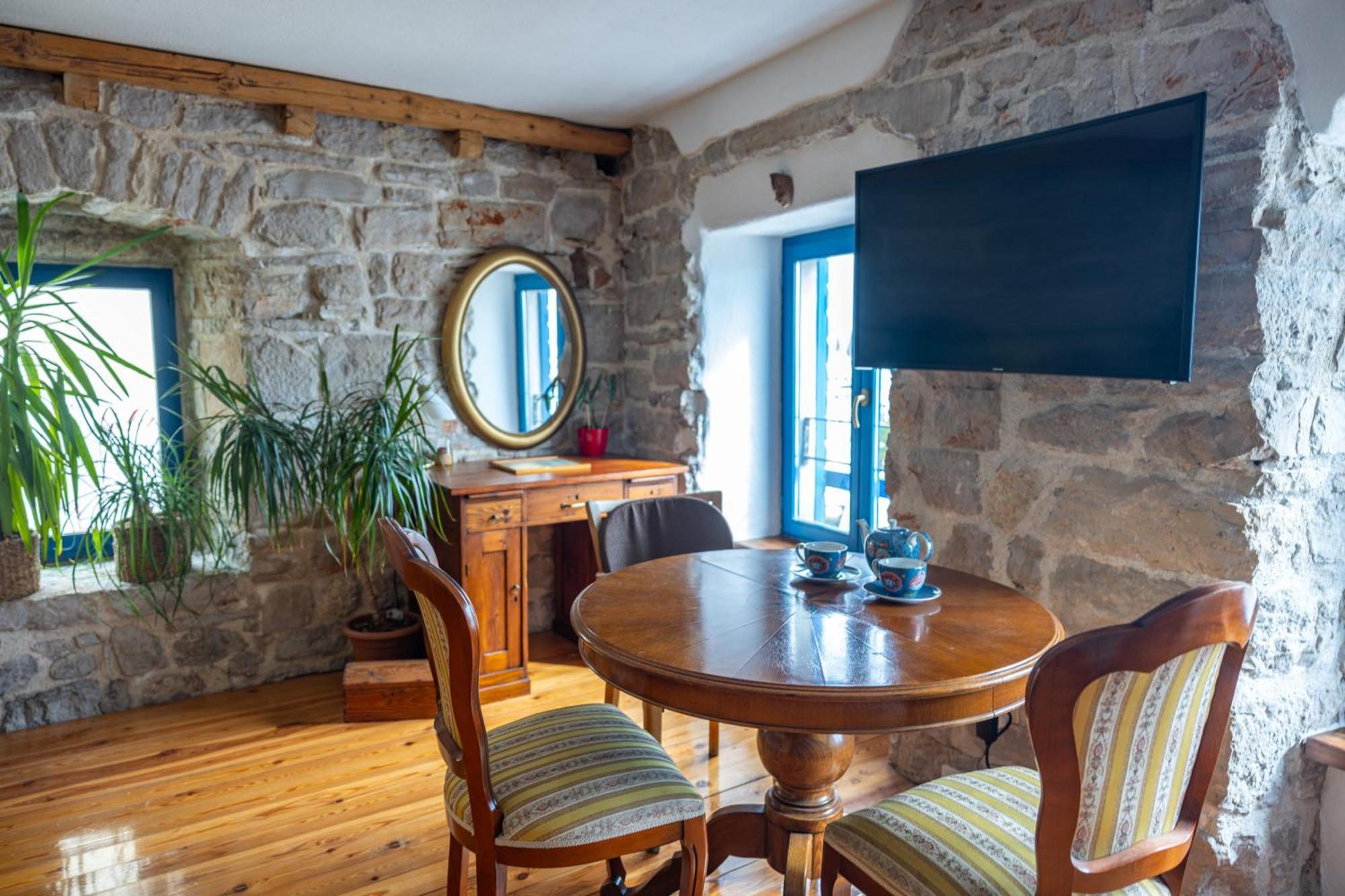 Old House Apartment Vodice Ngoại thất bức ảnh