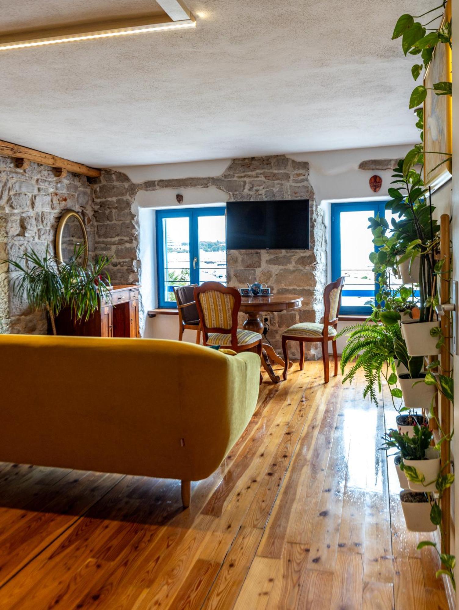 Old House Apartment Vodice Ngoại thất bức ảnh