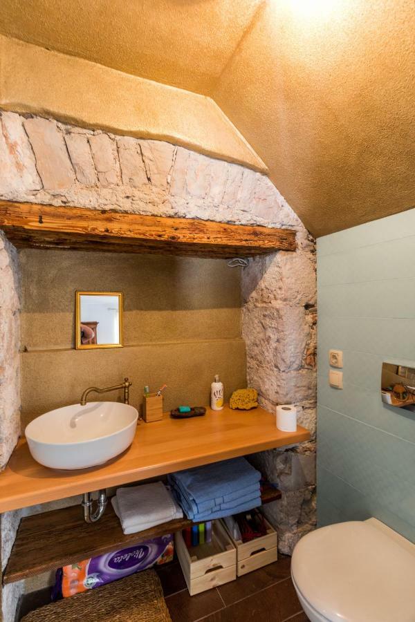 Old House Apartment Vodice Ngoại thất bức ảnh