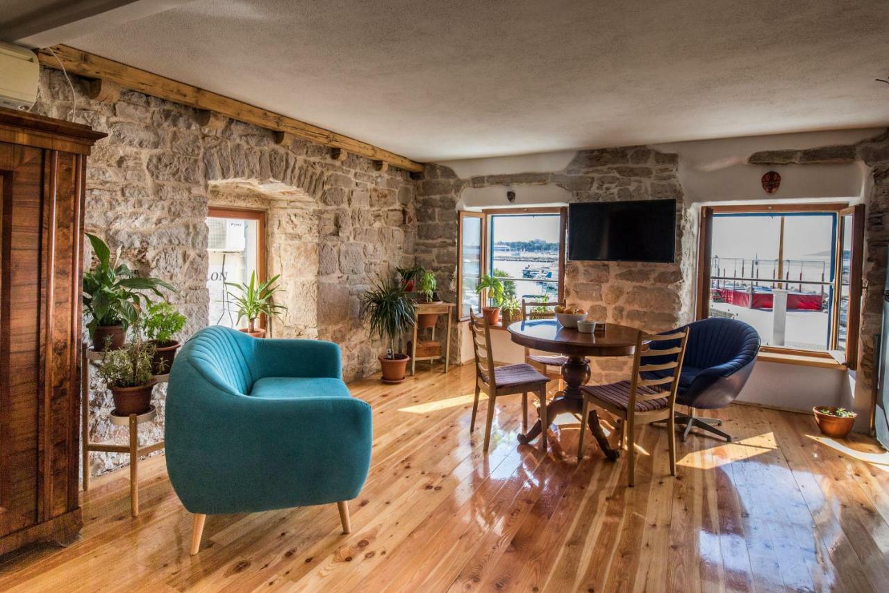 Old House Apartment Vodice Ngoại thất bức ảnh