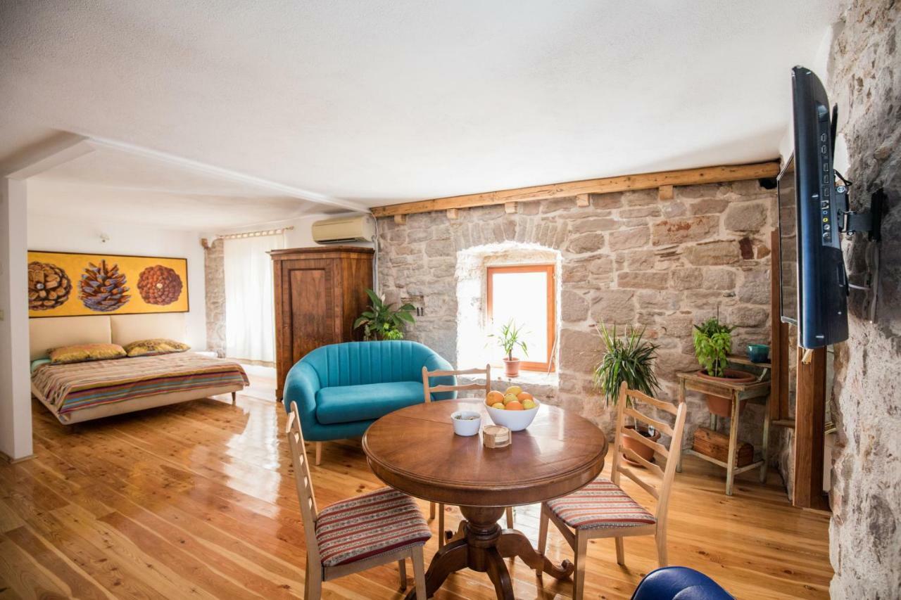 Old House Apartment Vodice Ngoại thất bức ảnh